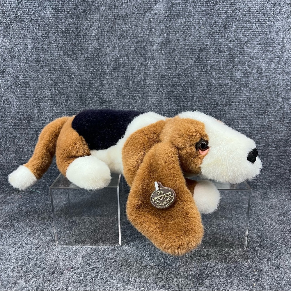 The Heritage Collection 14” Plush Dog Bashful H413BS Beagle Basset Hound 1989